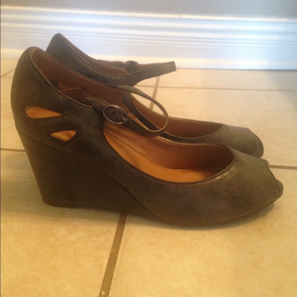 Nicole Platforms